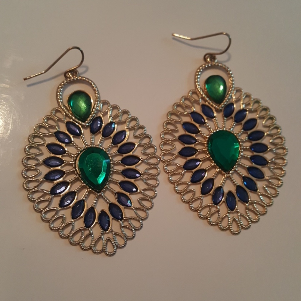 Gold Filigree Earrings - Picture 3 of 4